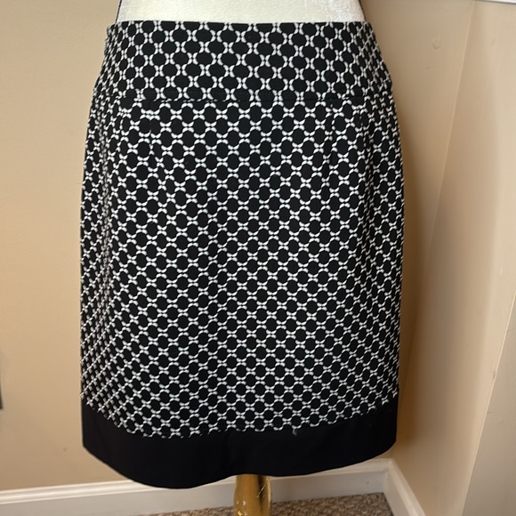 Black and white lined professional work skirt - nwot! - Picture 3 of 6